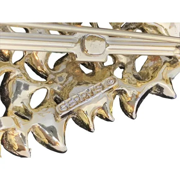 Gerry’s Gold Tone And Enamel Christmas Tree Pin (1808) - Picture 4 of 4